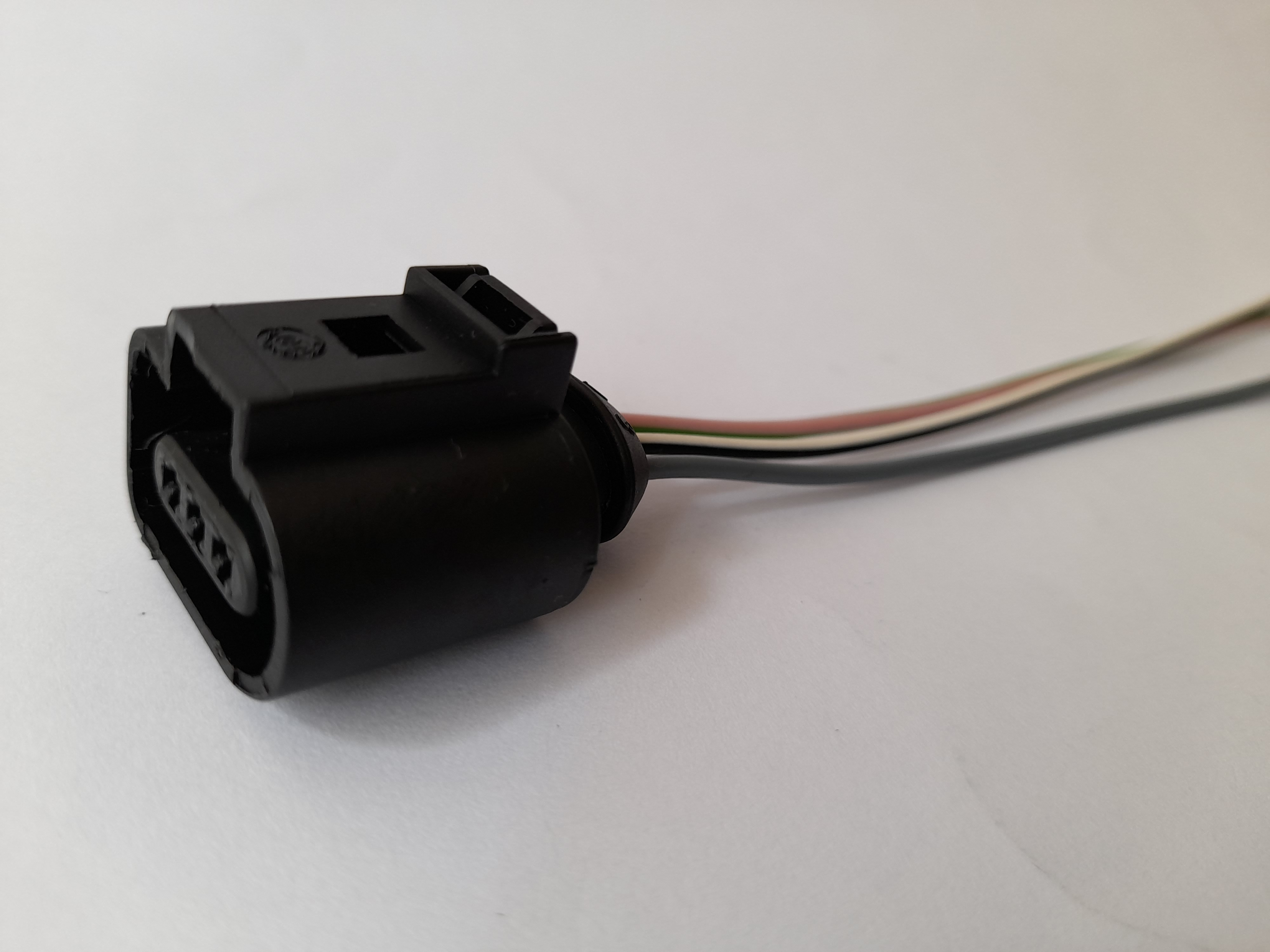 3YC011A VOLSWOGEN KLİMA MÜŞÜR SOKETİ 1J0973723